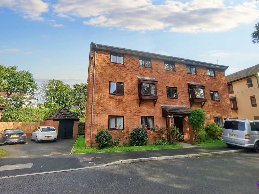 2 bed flat for sale in St Marys Court, Plymouth PL7, £130,000