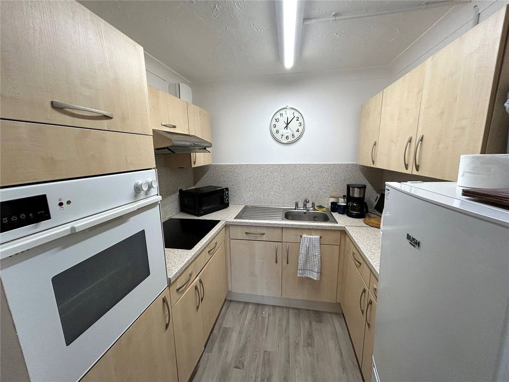 1 bed flat for sale in Sandhurst Avenue, Lytham St. Annes, Lancashire FY8, £72,000