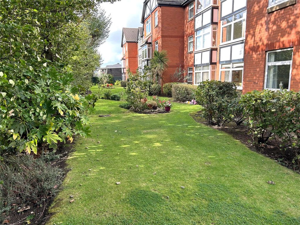 1 bed flat for sale in Sandhurst Avenue, Lytham St. Annes, Lancashire FY8, £72,000