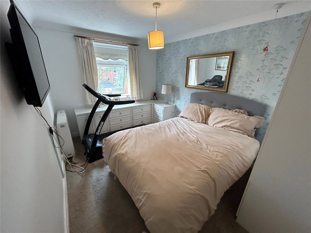 1 bed flat for sale in Sandhurst Avenue, Lytham St. Annes, Lancashire FY8, £72,000