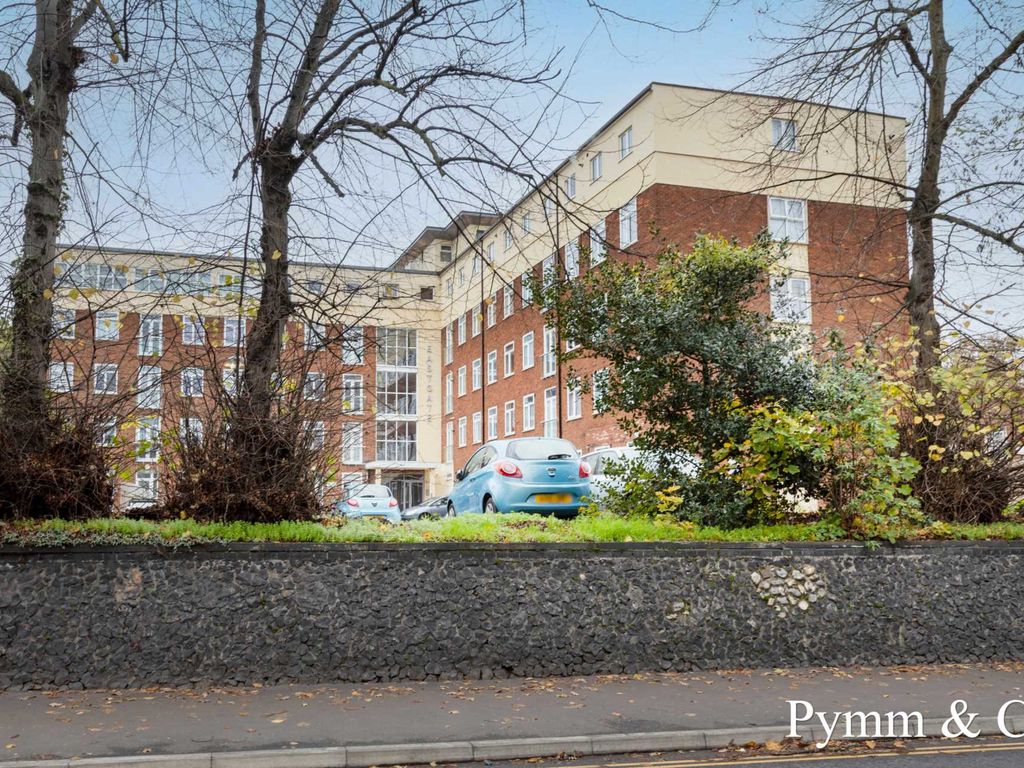 1 bed flat for sale in Eastgate House, Norwich NR1, £150,000