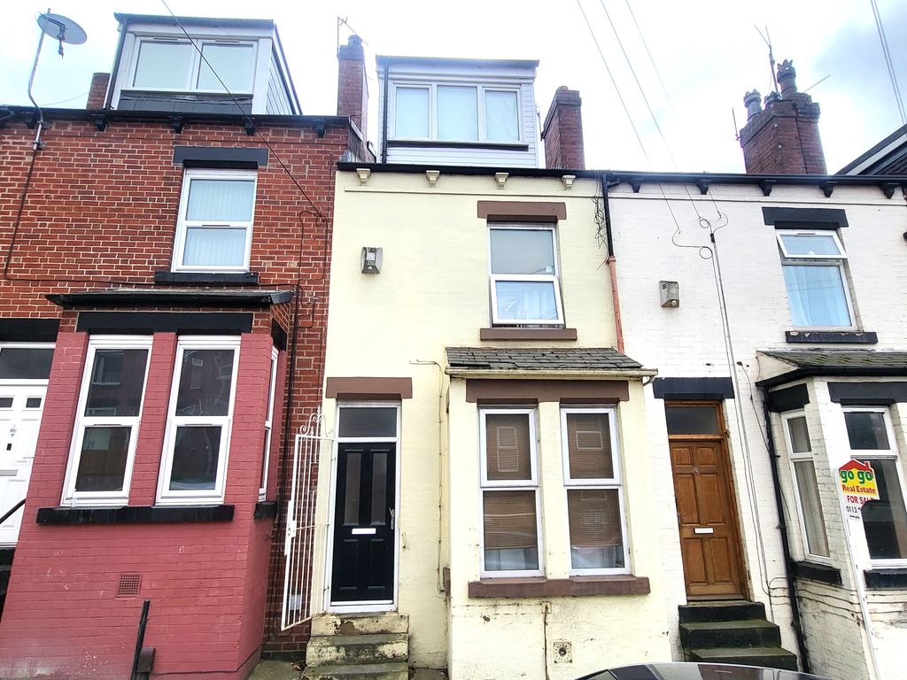4 bed terraced house for sale in Conway Drive, Harehills LS8, £160,000