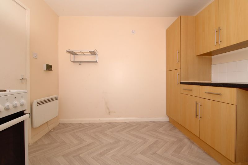 3 bed flat for sale in Rookery Lane, Aldridge, Walsall WS9, £83,750