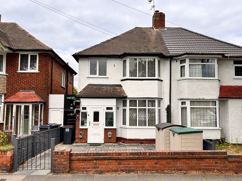 3 bed semi-detached house for sale in Kings Road, 152334 B73, £217,750