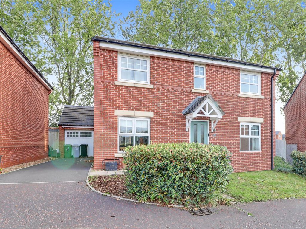 4 bed detached house for sale in English Oak Avenue, Shavington, Crewe CW2, £201,000