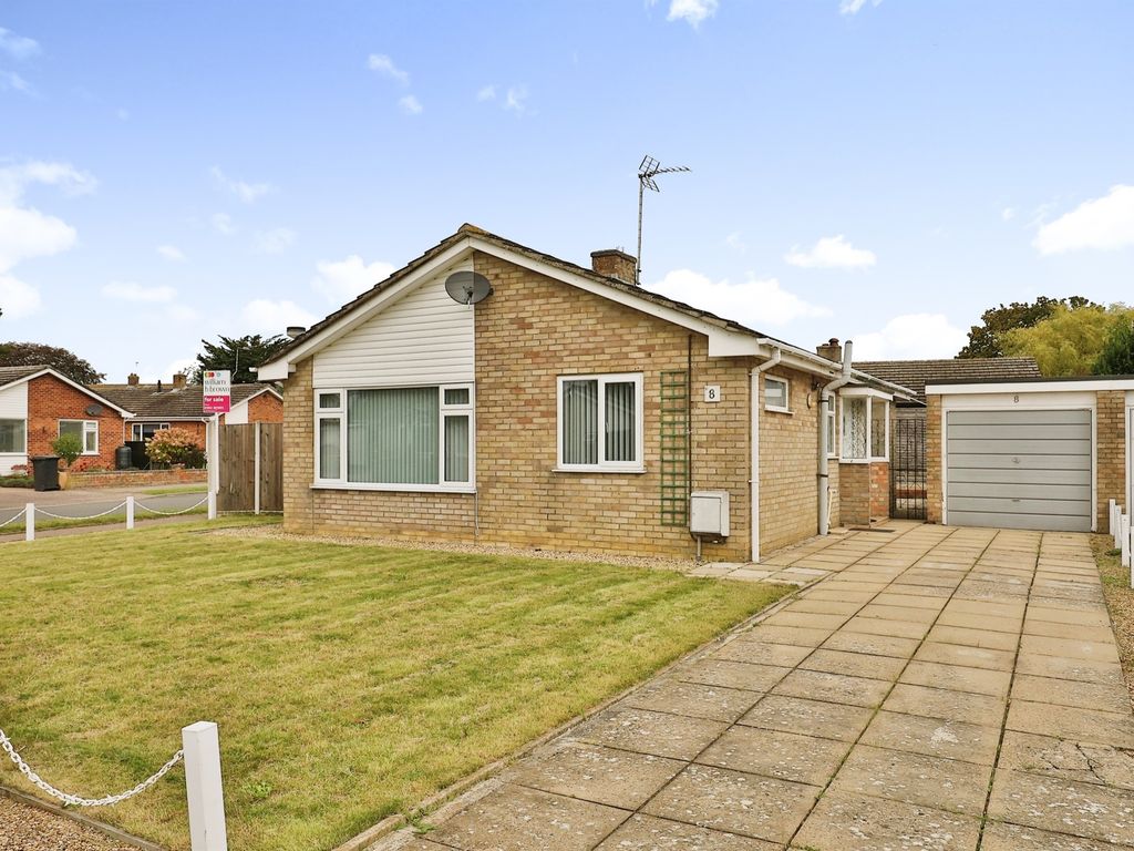 2 bed detached bungalow for sale in Vicarage Walk, Watton, Thetford IP25, £260,000