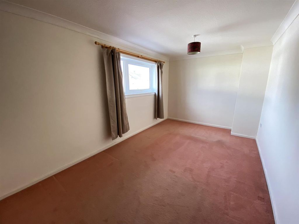 2 bed end terrace house for sale in Fulmar Road, Elgin IV30, £125,000