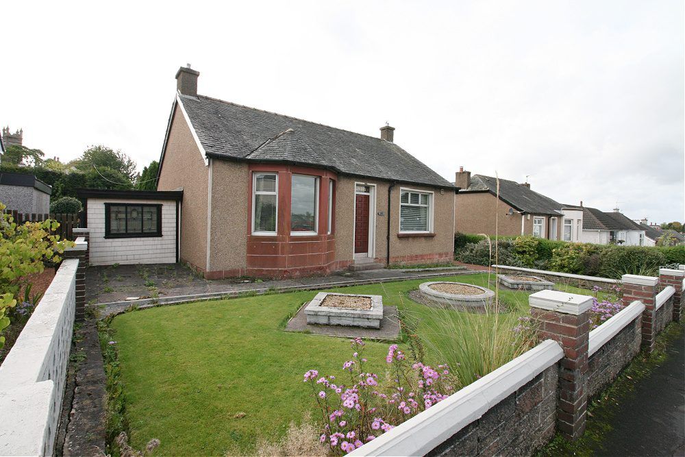 3 bed detached bungalow for sale in Mossneuk Park, Wishaw ML2, £198,000