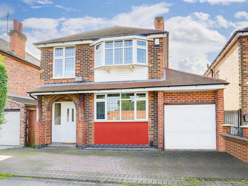 3 bed detached house for sale in Oakdale Road, Nottingham NG3, £260,000