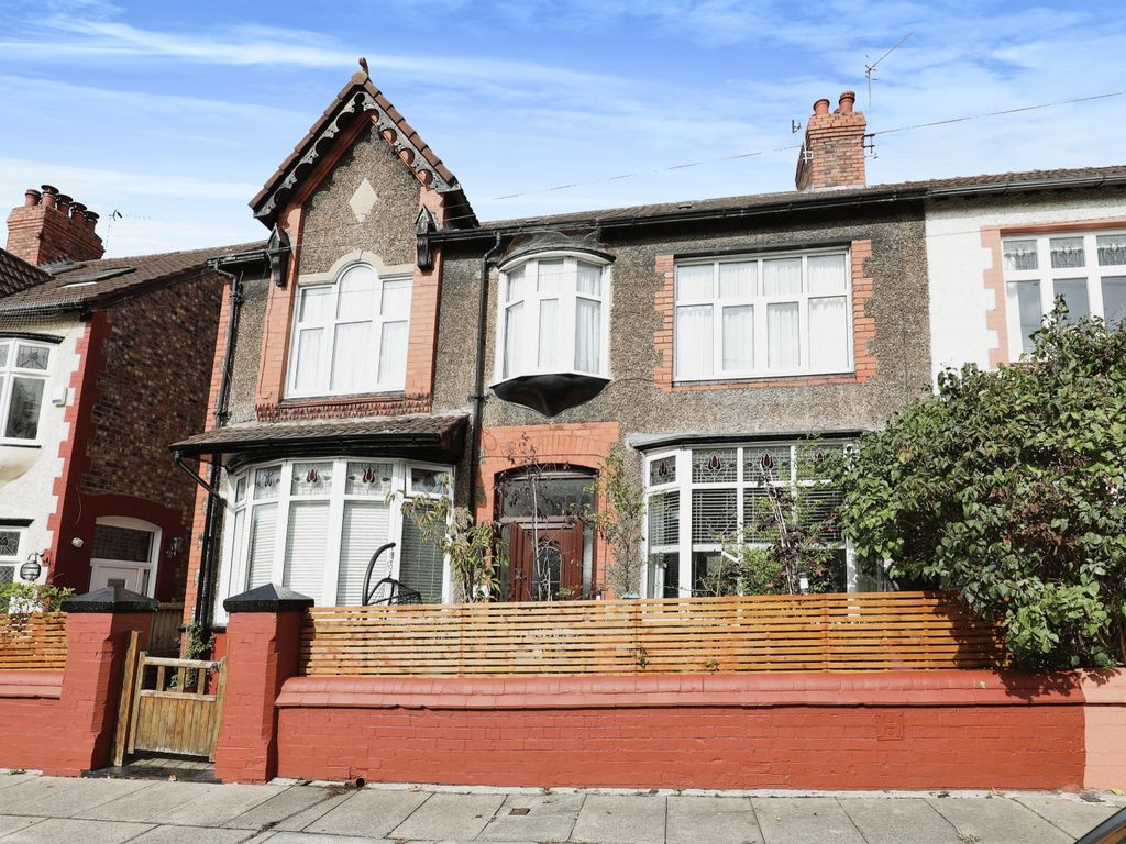 2 bed flat for sale in Calderstones Road, Liverpool L18, £240,000