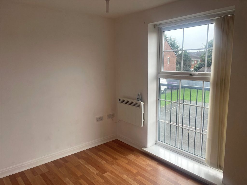 2 bed flat for sale in Swallow Fields, Liverpool, Merseyside L9, £65,000