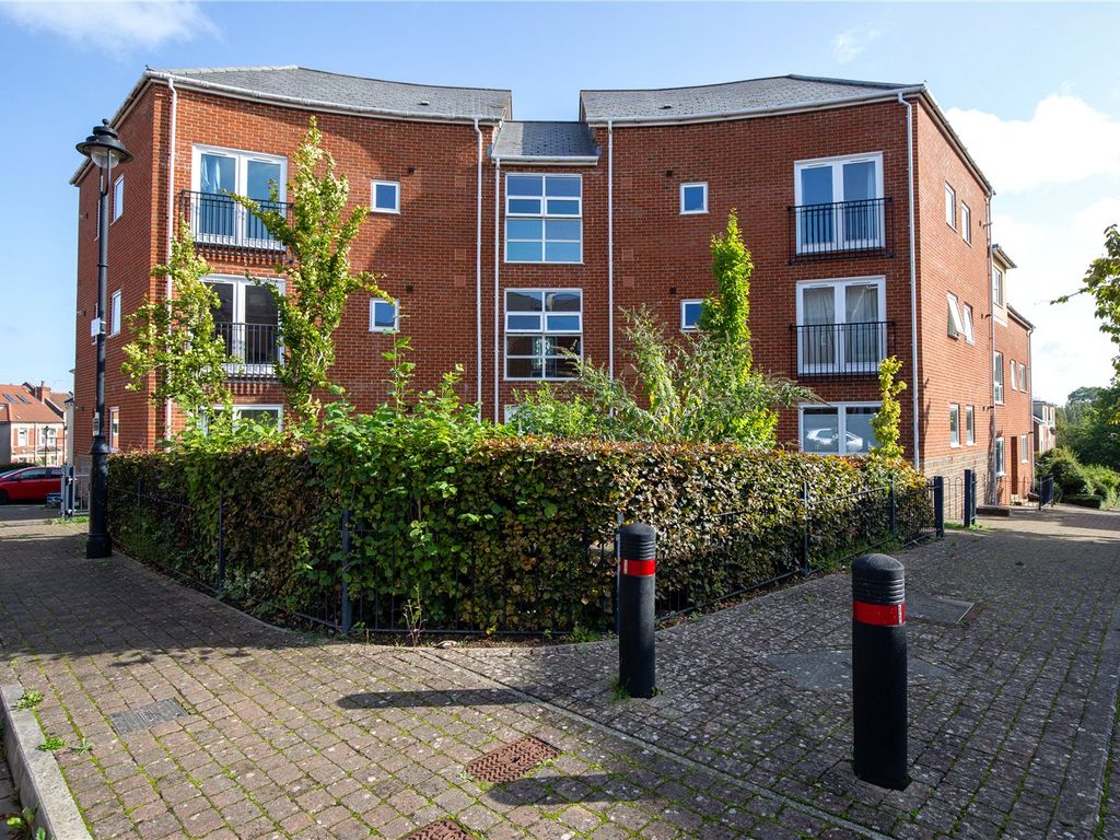 2 bed flat for sale in Dirac Road, Ashley Down, Bristol BS7, £285,000