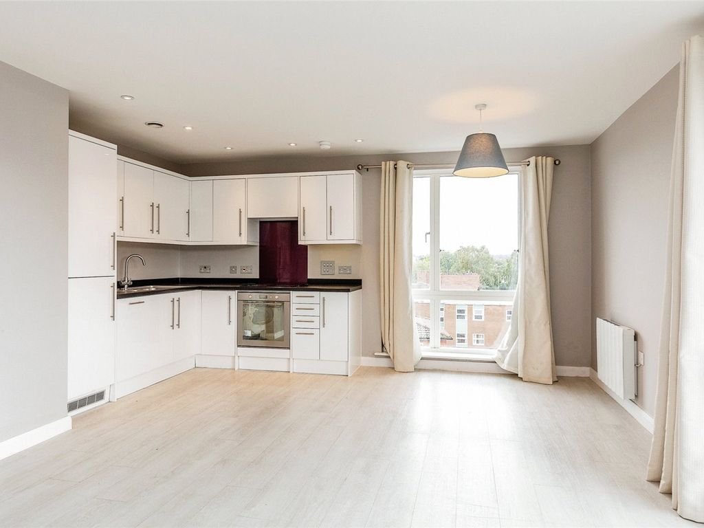 2 bed flat for sale in Bishop Street, Bristol BS2, £275,000