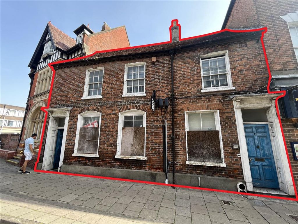 Commercial property for sale in Cheap Street, Newbury, Berkshire RG14, £395,000