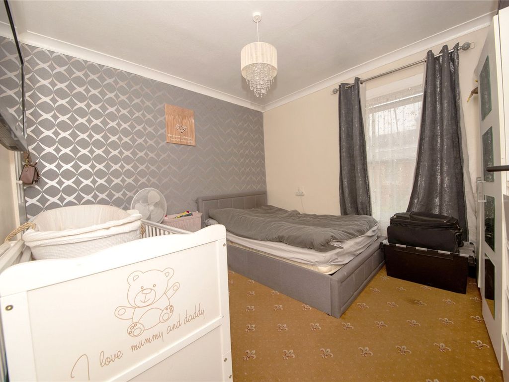 3 bed terraced house for sale in Norton Road, Reading RG1, £290,000