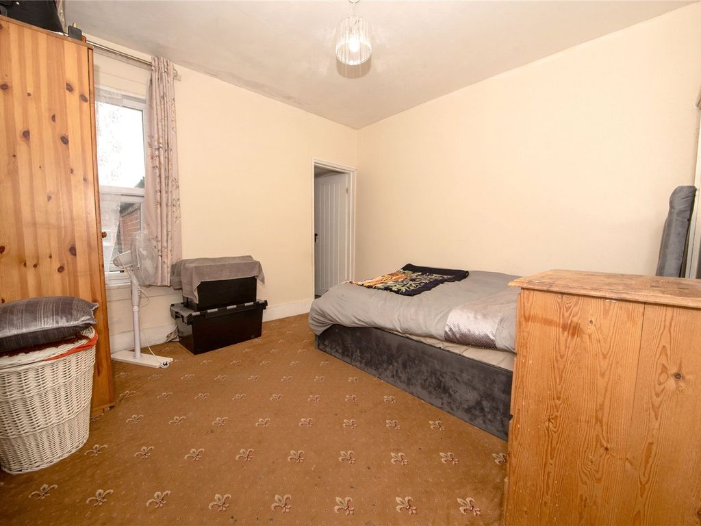 3 bed terraced house for sale in Norton Road, Reading RG1, £290,000