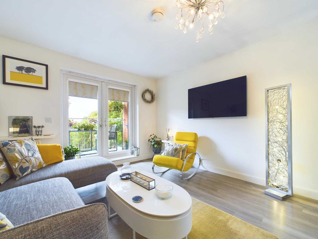 2 bed flat for sale in Bothwell Mews, Uddingston G71, £225,000
