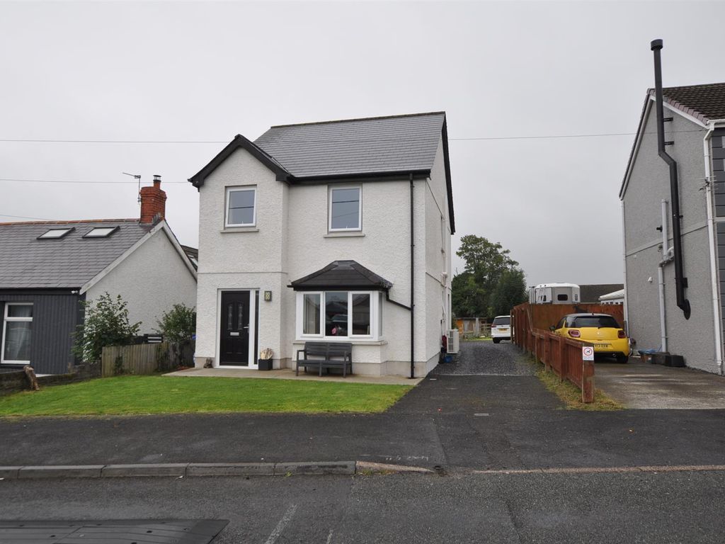 4 bed property for sale in Carway, Kidwelly SA17, £269,500