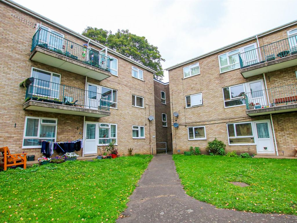 2 bed flat for sale in Sleaford Green, Norwich NR3, £150,000