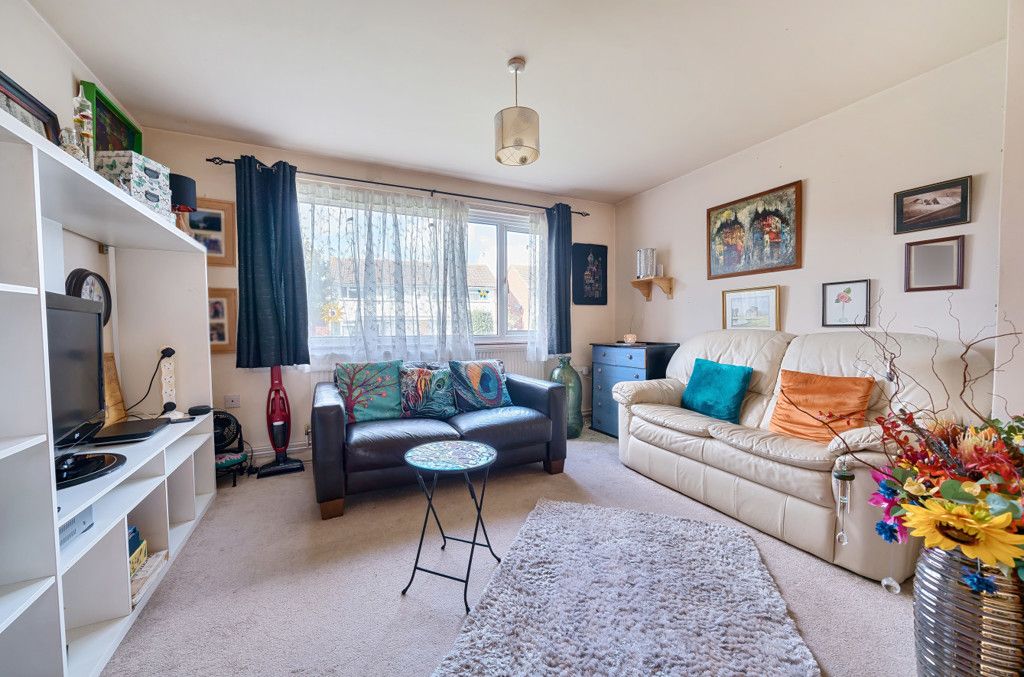 2 bed flat for sale in Farnhurst Road, Barnham, Bognor Regis PO22, £200,000