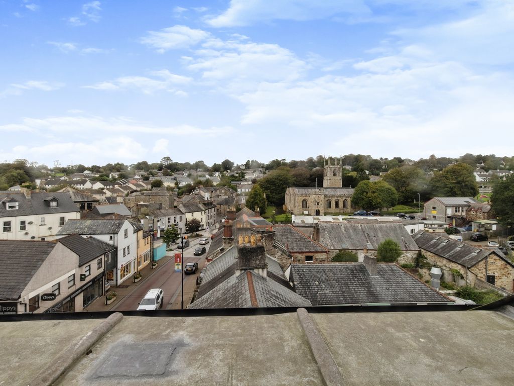 2 bed flat for sale in Mount Folly Square, Bodmin PL31, £150,000