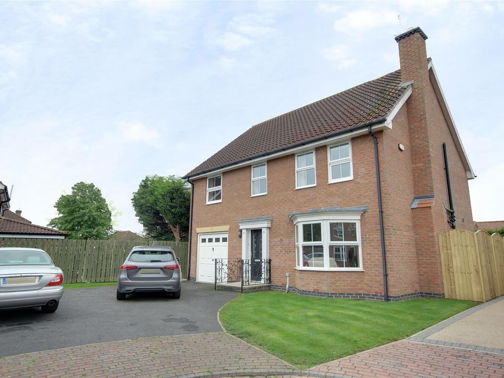 4 bed detached house for sale in Fair View Close, Gilberdyke, Brough HU15, £290,000