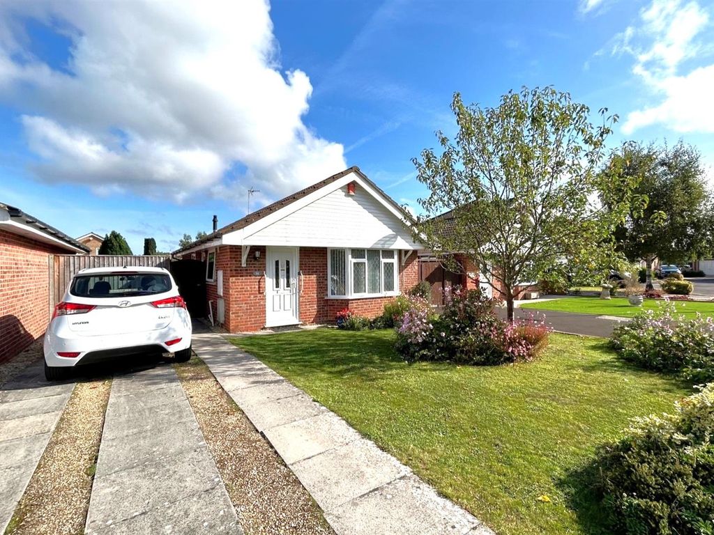 2 bed detached bungalow for sale in Chipping Cross, Clevedon BS21, £300,000