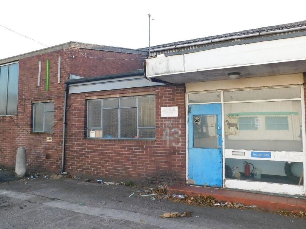Retail premises for sale in Unit 43 Middlemore Industrial Estate, Middlemore Road, Smethwick B66, £285,000