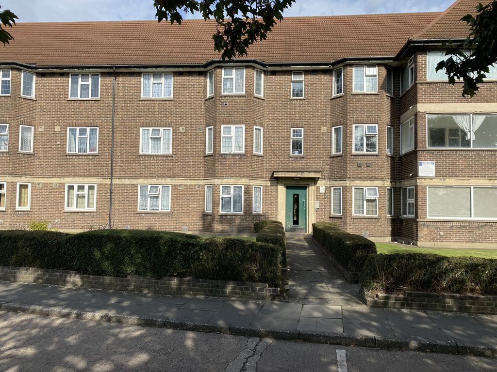 2 bed terraced house for sale in Parklands Court, Great West Road, Hounslow, Greater London TW5, £325,000