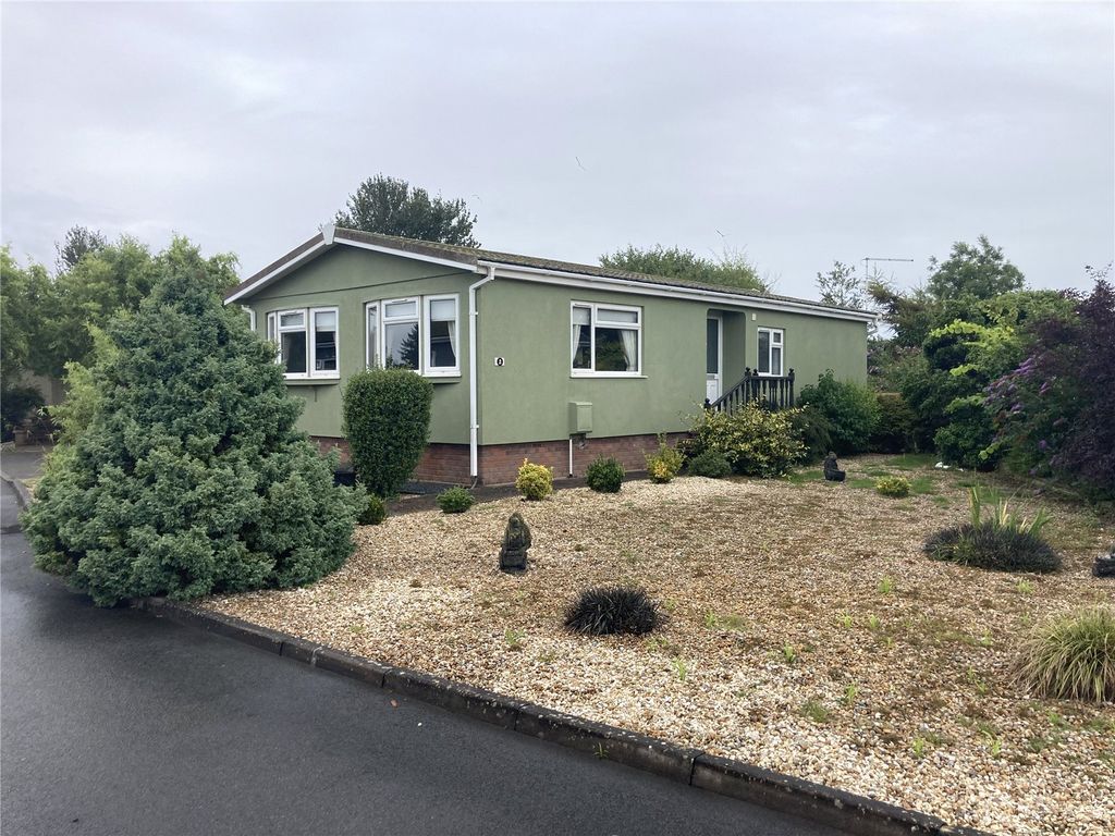 2 bed mobile/park home for sale in Meadow View Park, Skinburness Drive, Silloth, Wigton CA7, £135,000