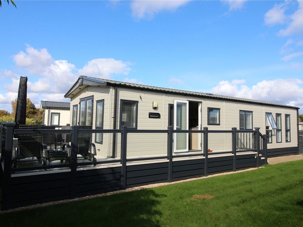 2 bed mobile/park home for sale in Barton Meadow, Hoburne Naish, Barton On Sea, Hampshire BH25, £92,000