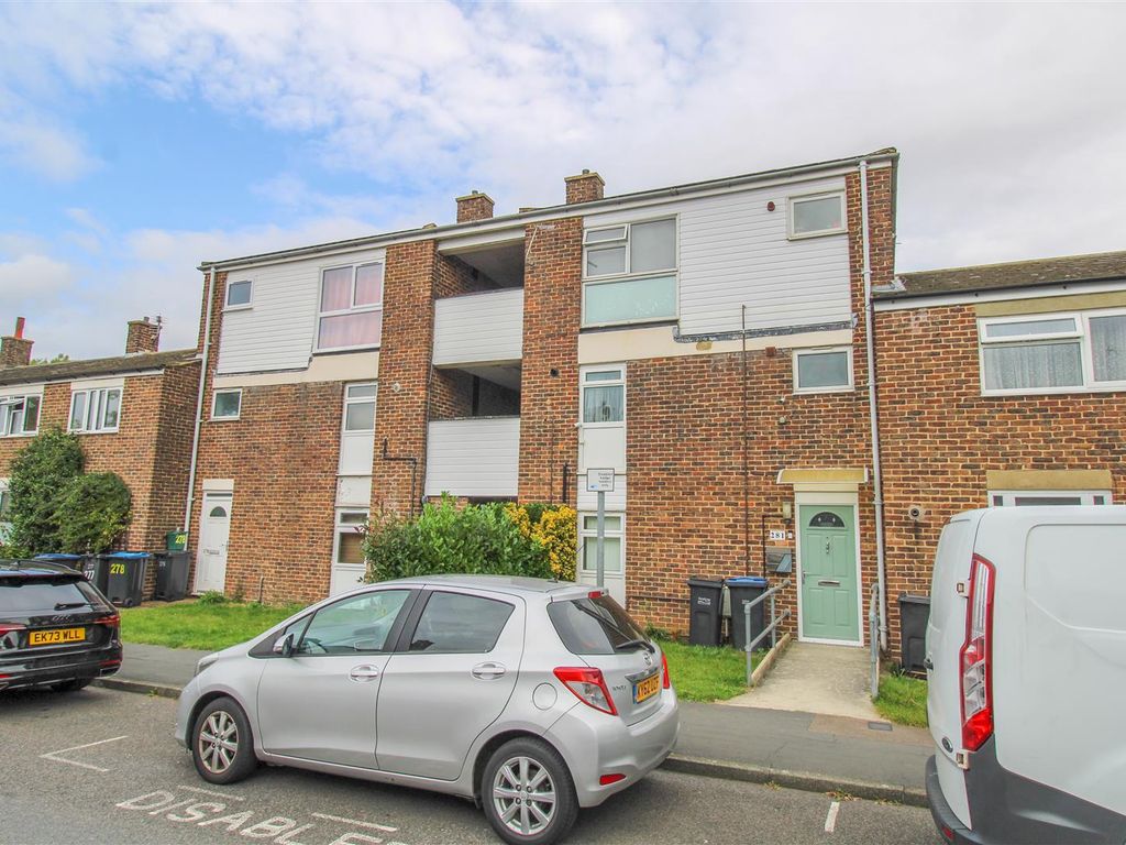 1 bed flat for sale in Willowfield, Harlow CM18, £165,000