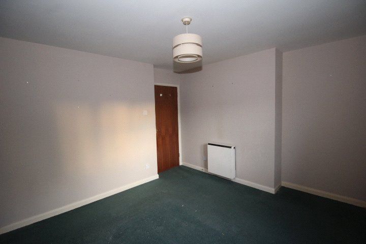 2 bed flat for sale in Beckside Gardens, Brampton, Cumbria CA8, £70,000