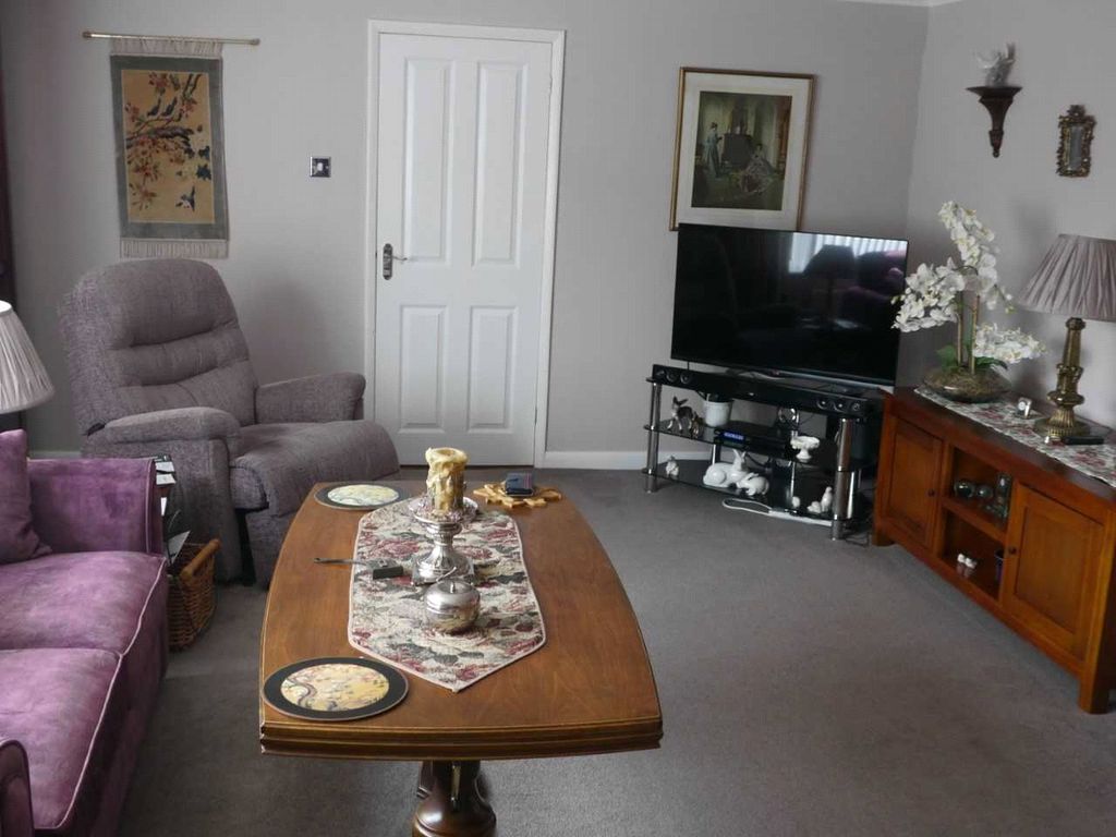 3 bed bungalow for sale in Inglewood Crescent, Carlisle, Cumbria CA2, £250,000