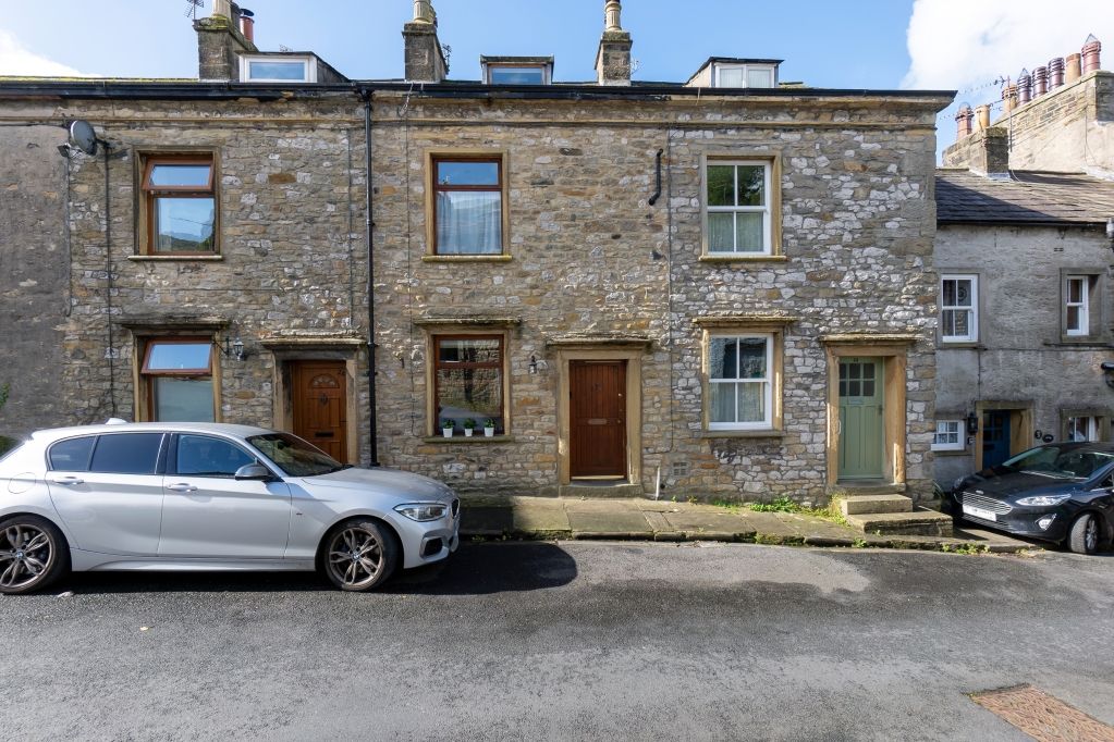 2 bed terraced house for sale in Victoria Street, Settle, North Yorkshire BD24, £289,950