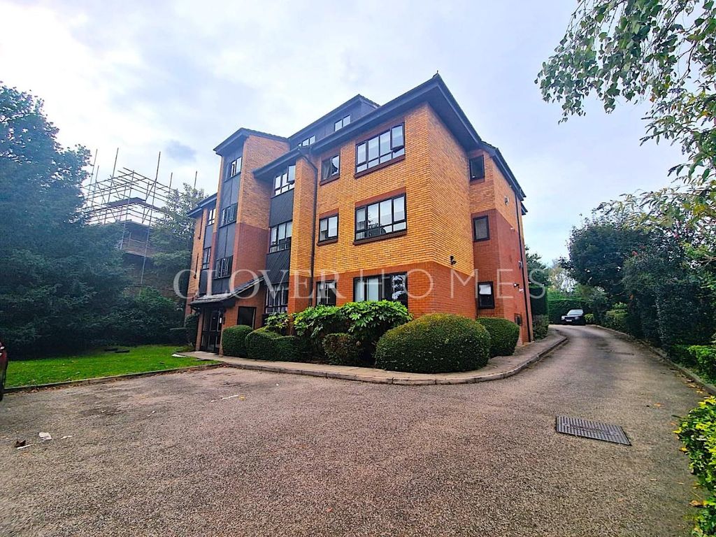 1 bed property for sale in Bycullah Road, Enfield EN2, £305,000