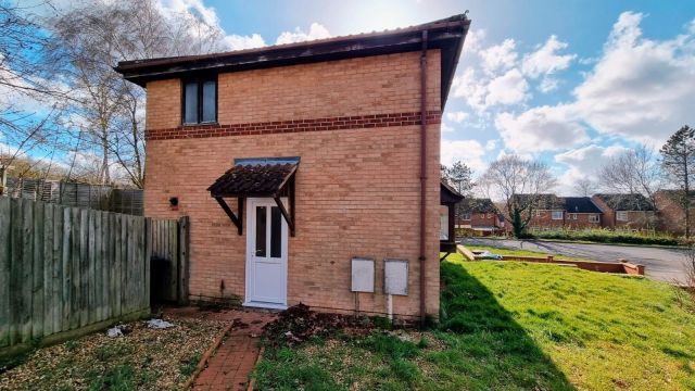 2 bed semi-detached house for sale in Little Gull Close, Southfields, Northampton NN3, £173,000
