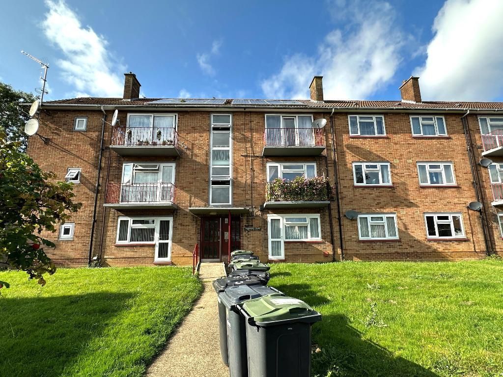 2 bed flat for sale in Wulwards Court, Farley Hill, Luton, Bedfordshire LU1, £160,000