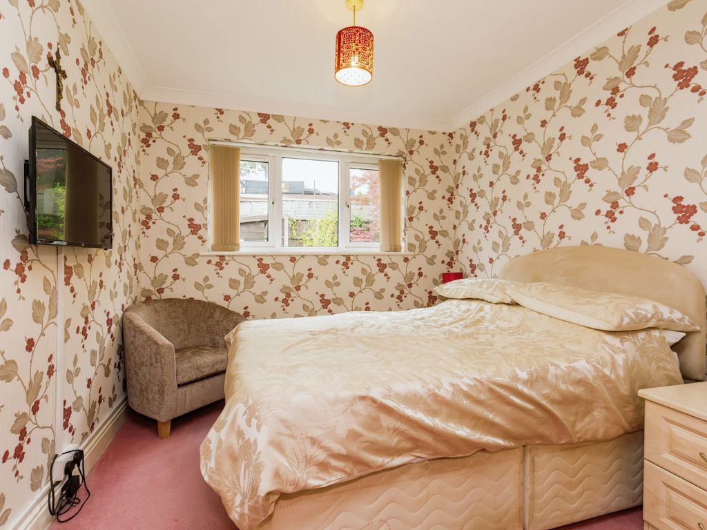 3 bed bungalow for sale in Ashton Close, Ashton-On-Ribble, Preston, Lancashire PR2, £210,000