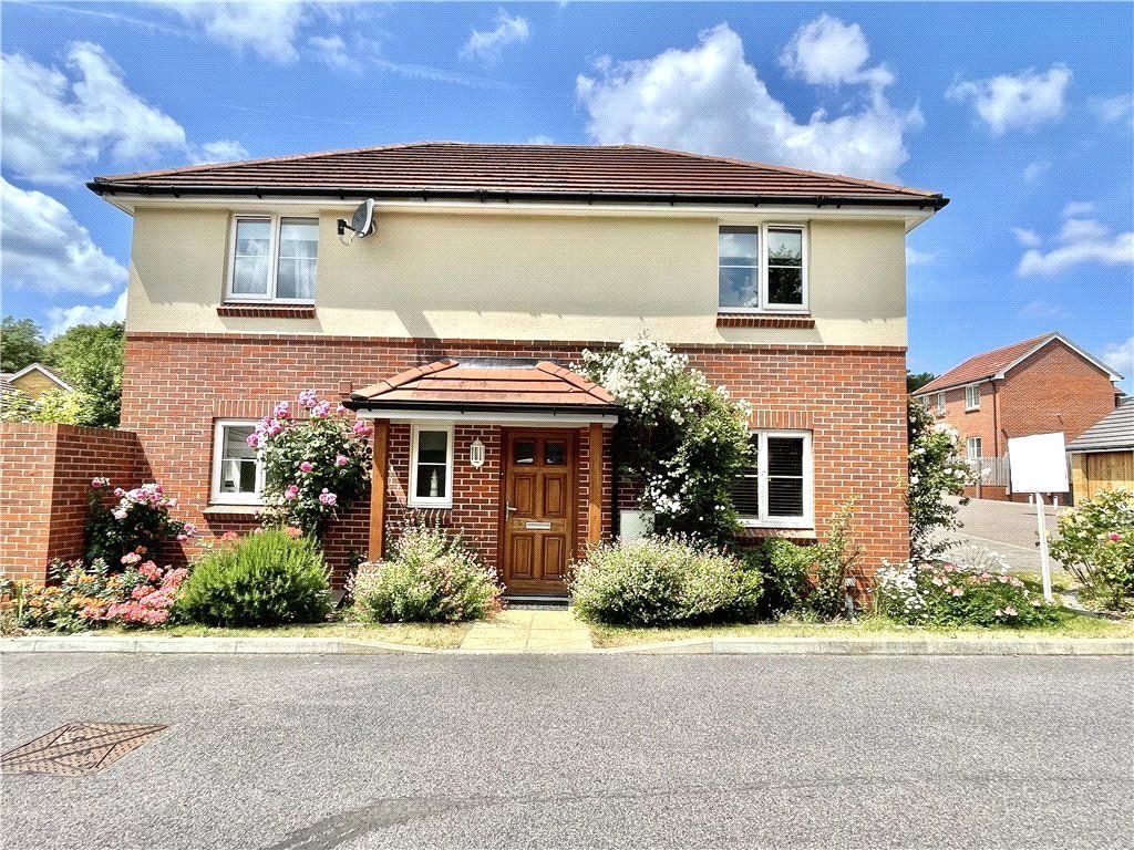 3 bed detached house for sale in South Downs Rise, Havant, Hampshire PO9, £217,500