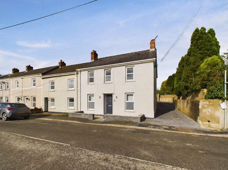 3 bed end terrace house for sale in High Street, Bancyfelin, Carmarthen SA33, £235,000