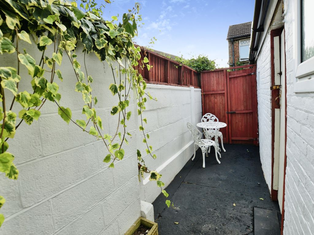 2 bed terraced house for sale in Camden Terrace, Willesborough, Ashford TN24, £210,000