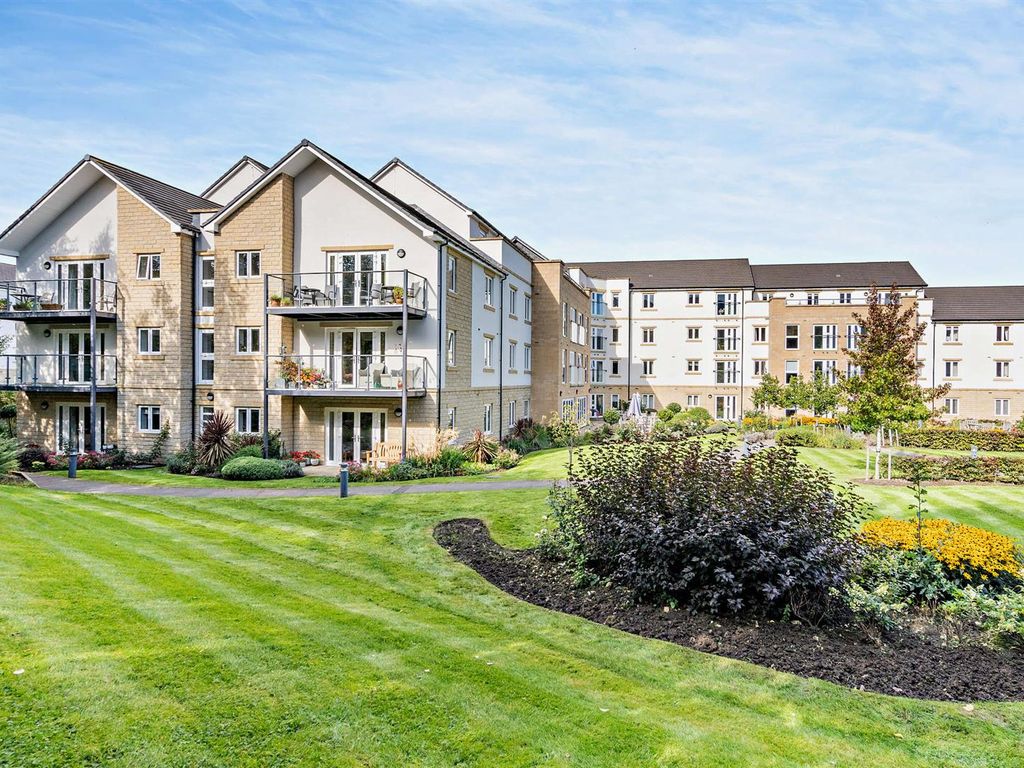 1 bed flat for sale in Chesterton Court, Railway Road, Ilkley LS29, £225,000