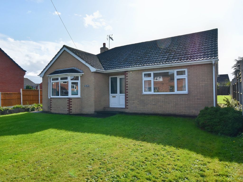 3 bed detached bungalow for sale in Salisbury Road, Market Drayton TF9, £275,000