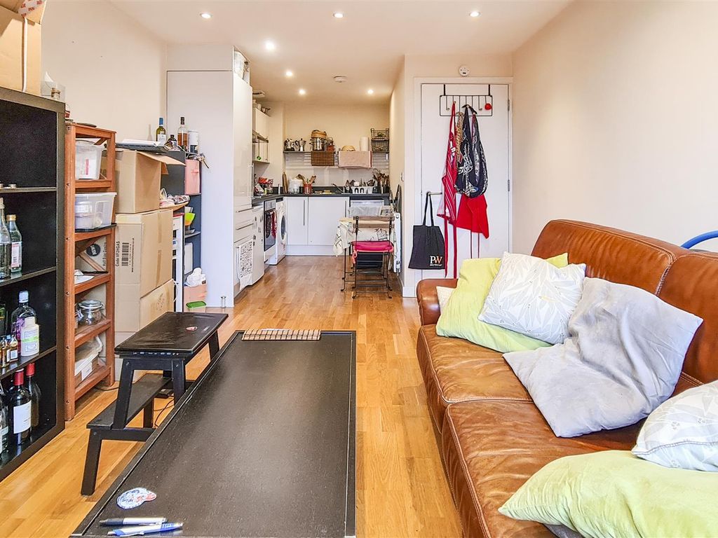 1 bed flat for sale in Castle Quay, Castle Lane, Bedford MK40, £155,000