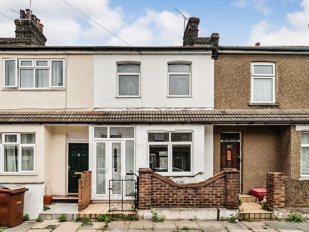 3 bed terraced house for sale in Angle Road, Grays RM20, £300,000