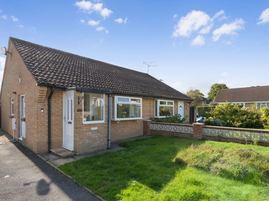 2 bed bungalow for sale in Constable Close, Yeovil BA21, £250,000