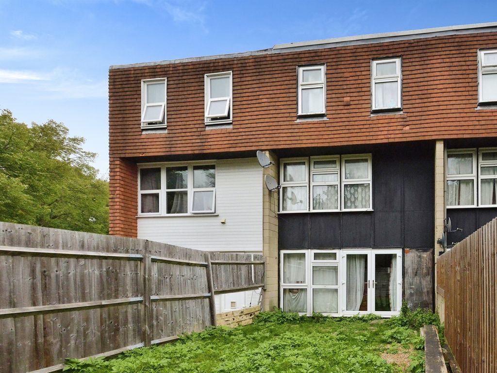4 bed terraced house for sale in Gibbwin, Great Linford, Milton Keynes MK14, £260,000