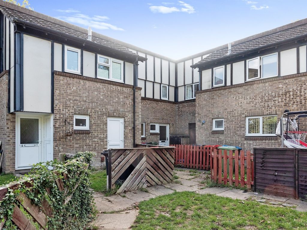 3 bed terraced house for sale in Tranlands Brigg, Heelands, Milton Keynes MK13, £220,000
