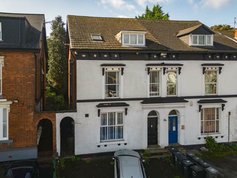 1 bed flat for sale in Warwick Road, Solihull B92, £80,000